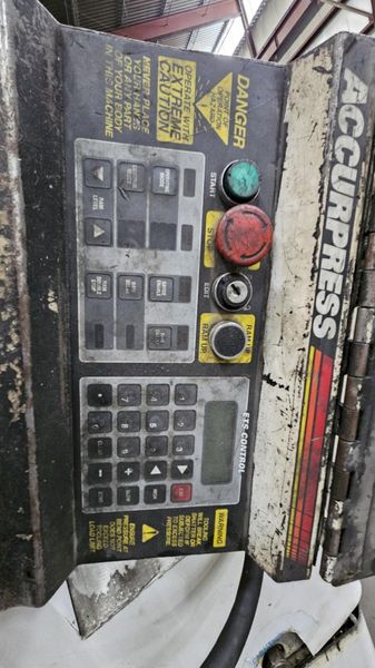 175 TON X 12' ACCURPRESSS MODEL 717512 HYDRAULIC PRESS BRAKE