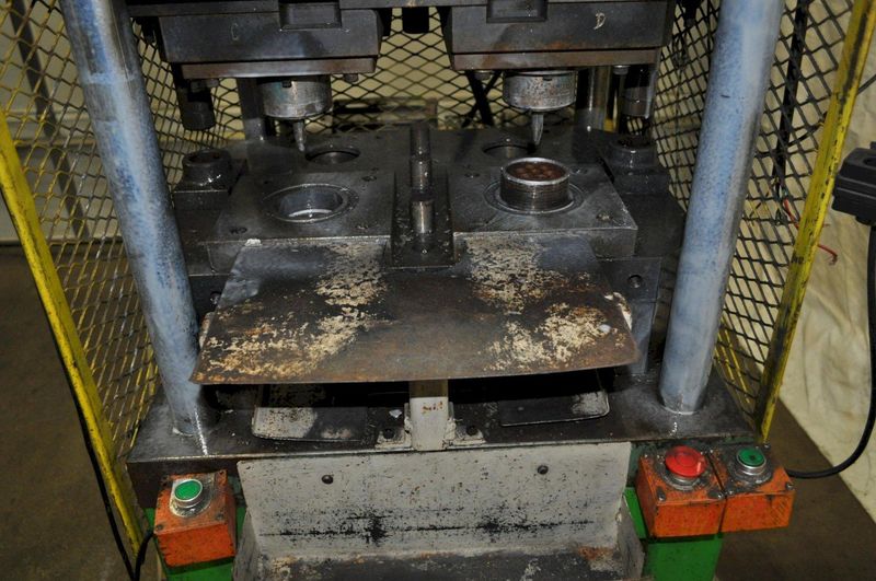 25 TON NINGBO BEILUN HYDRAULIC PRESS