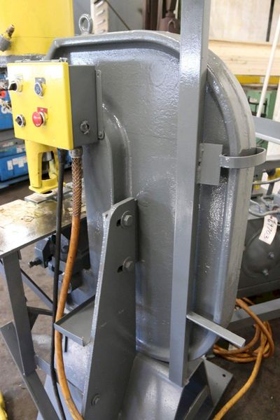 100 TON FABRILINE HYDRAULIC FLANGE PUNCH & HYDRAULIC TANK : STOCK #69703