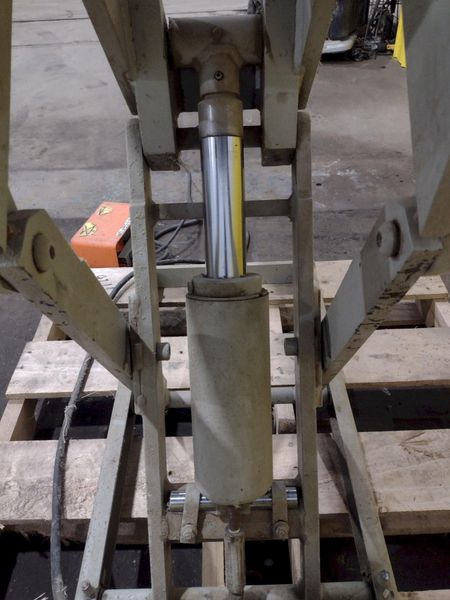 2,000 LBS X 24" X 48" AMERICAN MODEL #P36-020 HYDRAULIC SCISSOR LIFT TABLE, SINGLE PHASE 115V: S