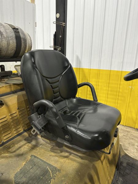 7,600 LBS CAT MODEL #FGC40K LP FORKLIFT: STOCK #23601