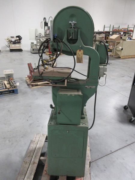 Rockwell/Delta 28-380, 14" Wood and Metal Cutting Vertical Bandsaw- Auction Item