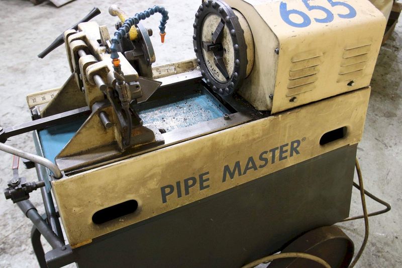 OSTER MODEL #665 PIPE THREADER: STOCK #70733