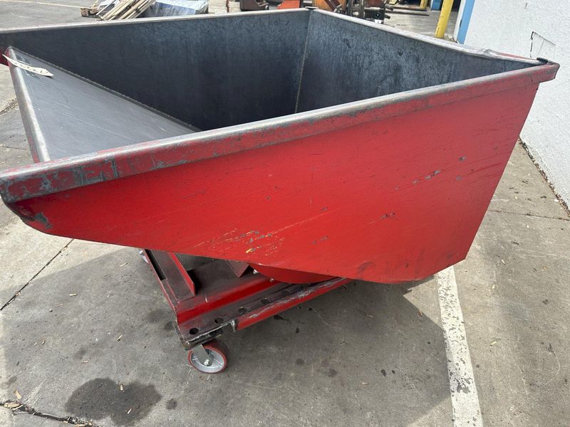 1-1/2 YARD ROURA SELF-DUMPING HOPPER:  STOCK #78225
