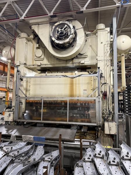 1250 ton Verson Straight Side Press For Sale - Model S2-1250-156-60t, Year 1992