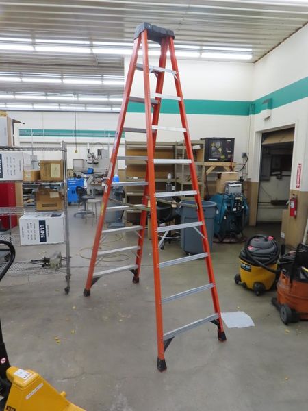 Werner 10' Model NXT1A10 Fiberglass Ladder- Auction Item