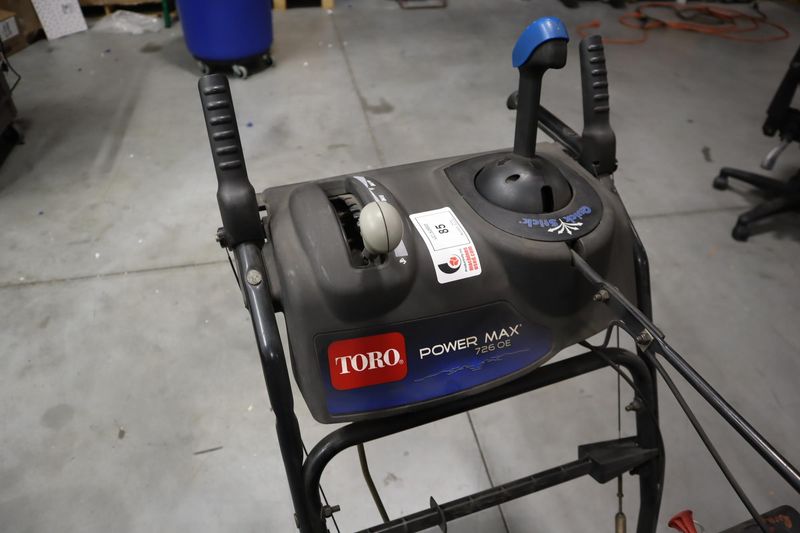 Toro Power Max 726 OE 26 in. Two-Stage Electric Start Gas Snow Blower- Auction Item