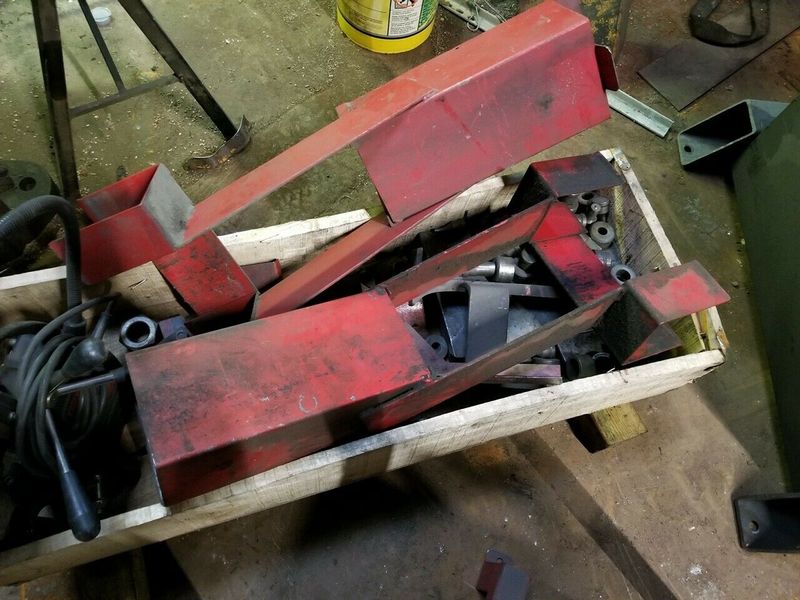 75 TON EDWARDS MODEL JAWS IV HYDRAULIC IRONWORKER WITH LOTS OF TOOLING 1-1/16 Punch Capacity in 7/8" Steel, Shear, Angle Shear