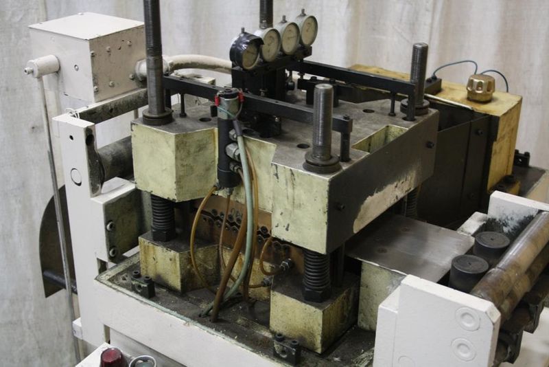 4.7' X 0.05 BRUDERER 19 ROLL STRAIGHTENER & COIL REEL: STOCK #64789