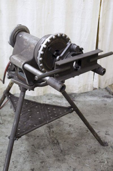 RIDGID MODEL #300 PIPE THREADER: STOCK #71909