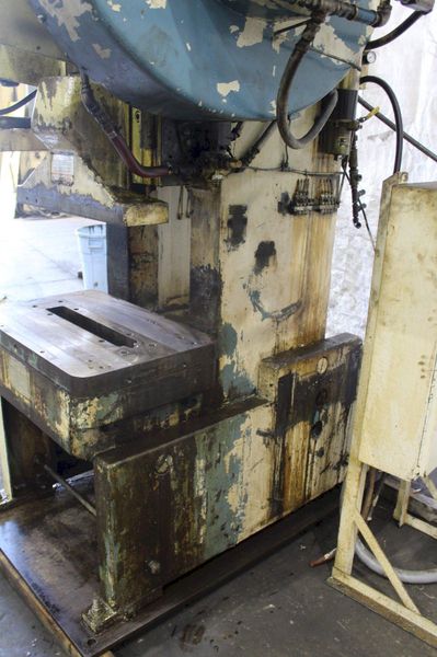60 TON FEDERAL OBI FLYWHEEL PRESS: STOCK #72242