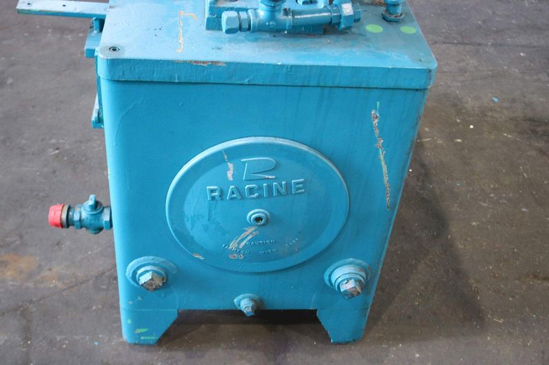 30 HP RACINE HYDRAULIC TANK: STOCK #72753