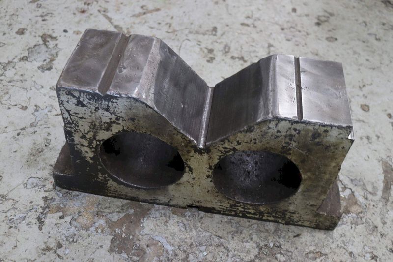 PAIR V BLOCKS 18" WIDE X 11" HT X 6" DEEP: STOCK #73519