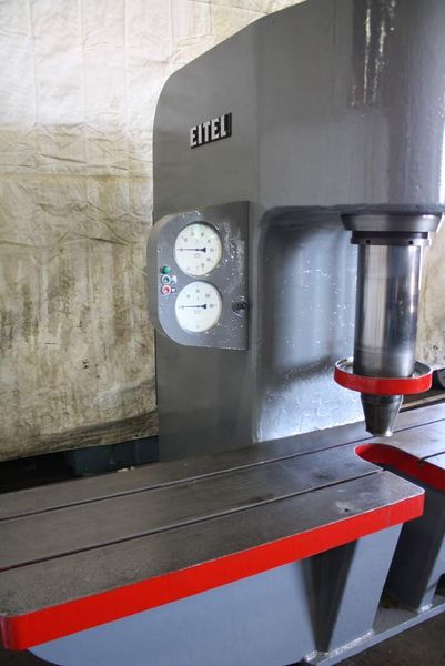 160 TON EITEL HYDRAULIC STRAIGHTENING PRESS: STOCK #66804