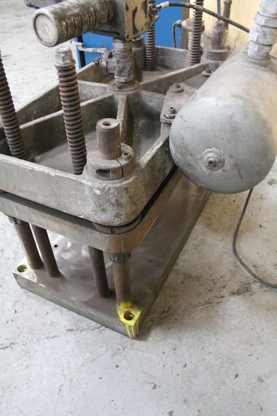 12 TON AIRAM 4 POST PNEUMATIC CUTOFF PRESS: STOCK #65978