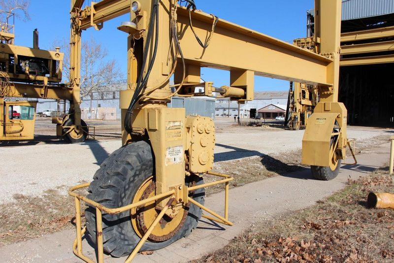 40 TON X 40' DROTT / MI-JACK POWERED MOBILE GANTRY CRANE: STOCK 64424