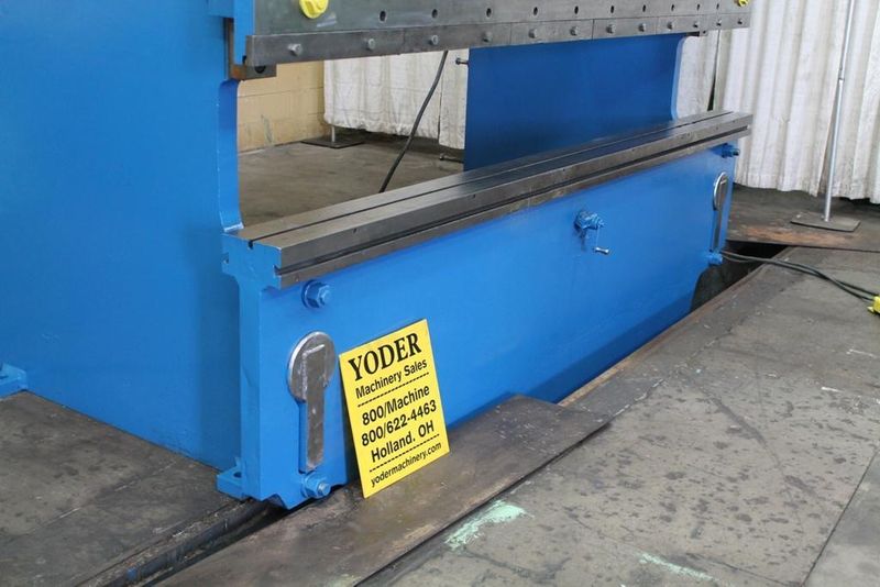300 TON X 12' PACIFIC HYRAULIC PRESS BRAKE: STOCK #61922