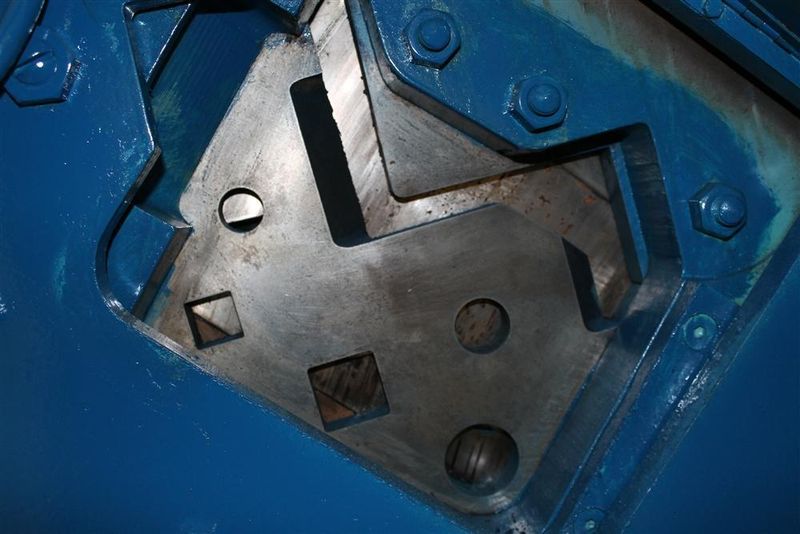 75 TON 6" X 6" X 1/2" BUFFALO 75 TON HYDRAULIC IRONWORKER: STOCK #57965