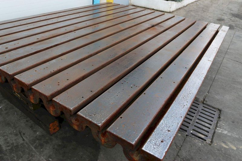 8' X 10' X  22' T SLOTTED PLATE: STOCK #68652