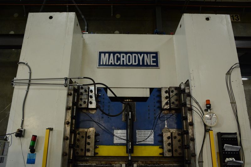 1500 TON MACRODYNE HYDRAULIC PUNCH PRESS, NEW 2004: STOCK #10046