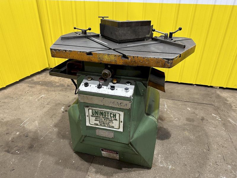 9" x 9" x 3/16" COMACA HYDRAUIC CORNER NOTCHER 6239: STOCK #19040