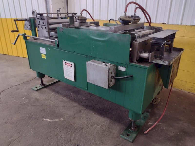 24" TRIAD DESIGN & MFG FEEDER: STOCK #17013
