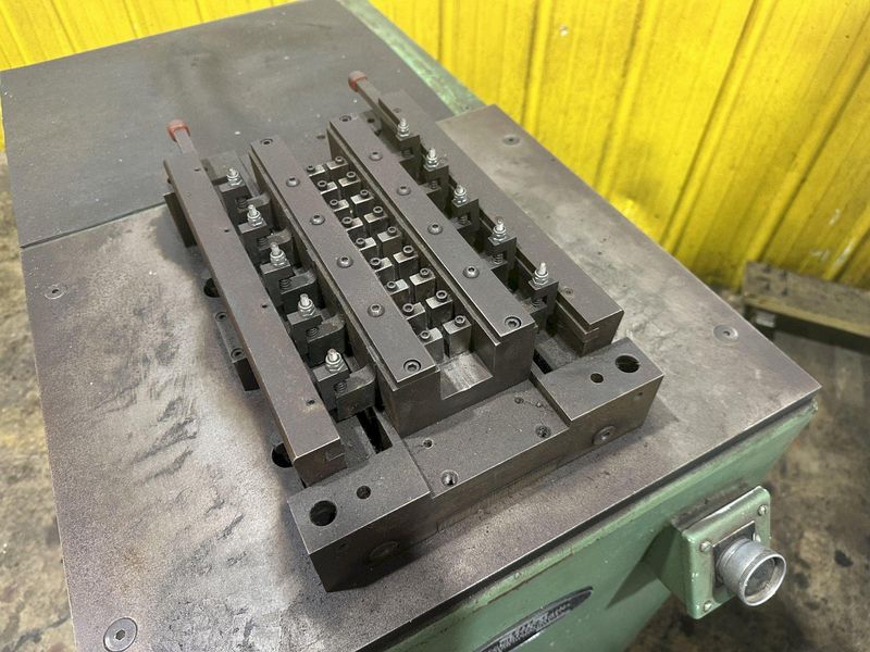16" UTE "STRAIGHT-O-MATIC"  MODEL 250 BLADE & PART CORRECTIVE STRAIGHTENER: STOCK #10122
