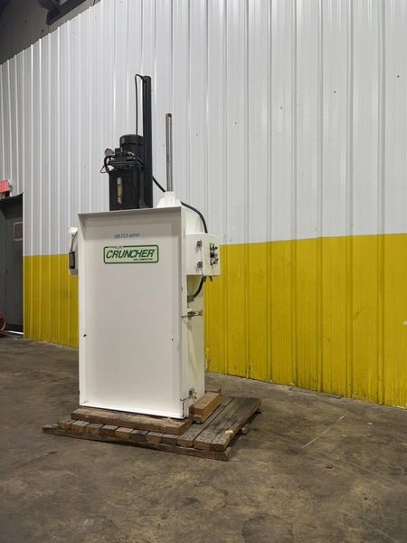 16" X 24" X 36" DYNAMIC AIR MODEL #388-CRUNCHER HYDRAULIC COMPACTOR: STOCK #16757