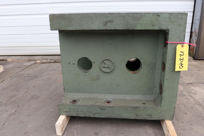 23" X 32" X 27" CAST ANGLE PLATE: STOCK #12240