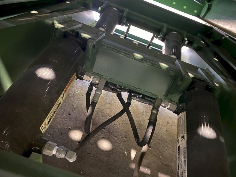 40,000 LBS X 10' X 7' LANGE-LIFT HEVI-HAUL HYDRAULIC SCISSOR LIFT TABLE WITH TILTING DECK: STOCK