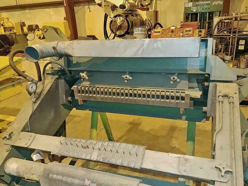 Tension Stand, Ruesch, 26" Wide