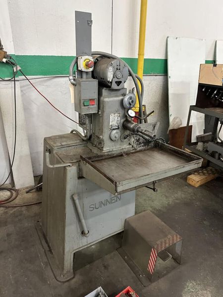 Sunnen MBB-1290D Horizontal Hone w/ Tooling and Honing Stones