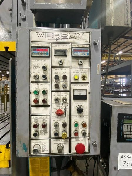 300 ton Verson S2-300-96-48t, New 1995