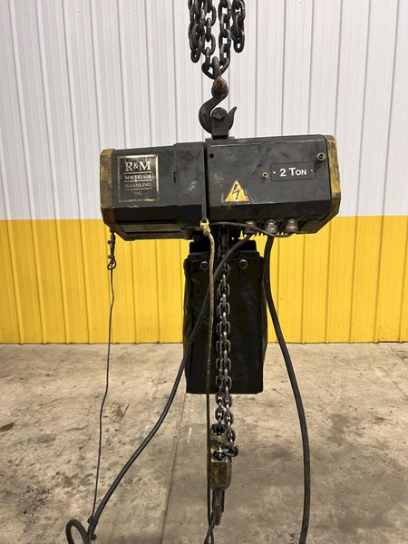 2 TON R&M MODEL #ECB220PT16S CHAIN HOIST: STOCK #22448