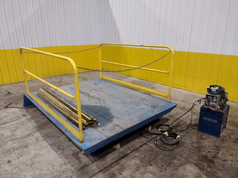 8,000 LBS X 108" X 84" BLUE GIANT MODEL #SEDPH 53-208 HYDRAULIC LIFT TABLE / ELEVATING DOCK: STO