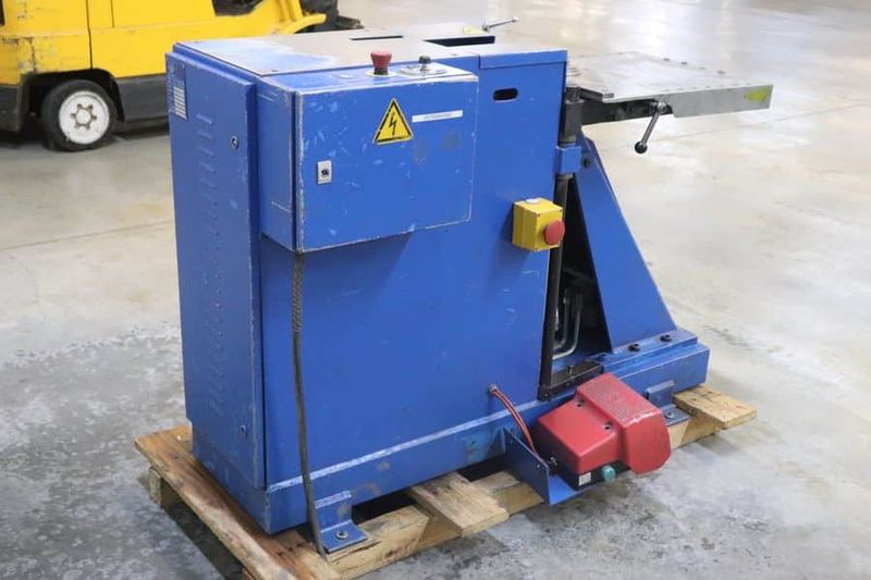 Spiro Beta 3 Hydraulic Gorelocker Elbow Machine, Edge Former Machine