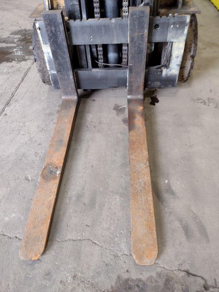 12,500 LBS CAT MODEL T1250 LP-GAS FORKLIFT: STOCK #18141
