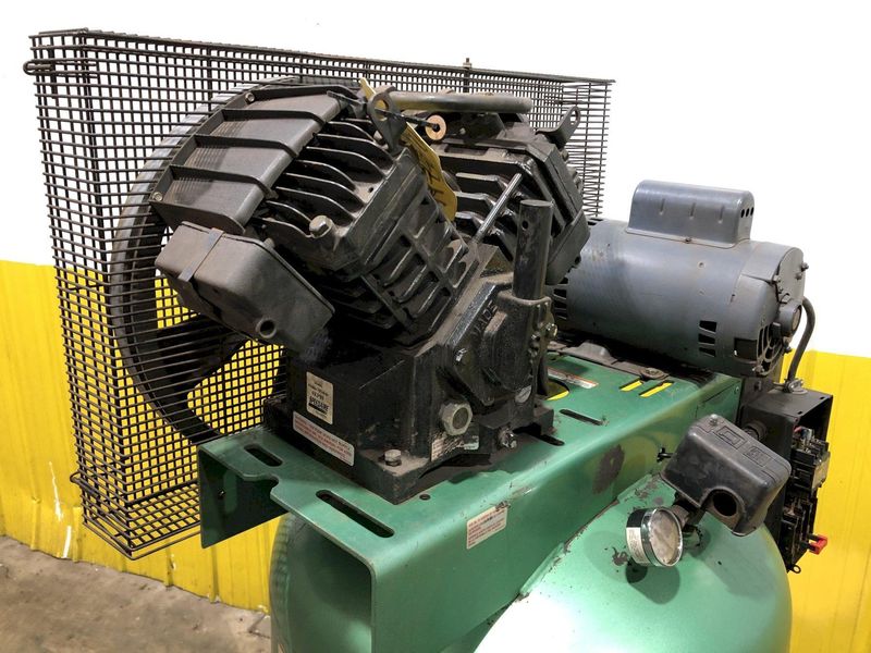 5 HP SPEEDAIRE MODEL #3JR77 VERTICAL TANK AIR COMPRESSOR: STOCK #16558