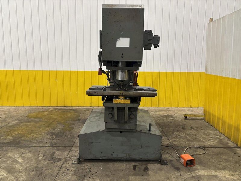 95 TON IRON CRAFTER MODEL 95-95 HMW HYDRAULIC IRON WORKER: STOCK #23333