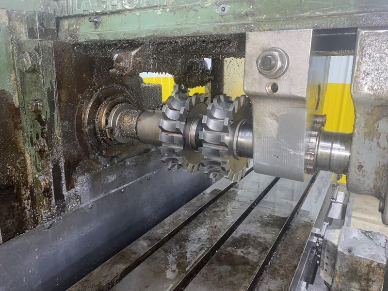 12" x 60" CINCINNATI MODEL #215-153 PLAIN HYPOWERMATIC HORIZONTAL BED-TYPE MILL / MILLING MACHIN