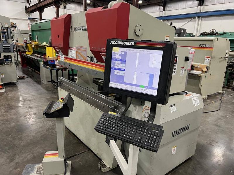 2002 Accurpress 71006 Hydraulic Press Brake (#5513)
