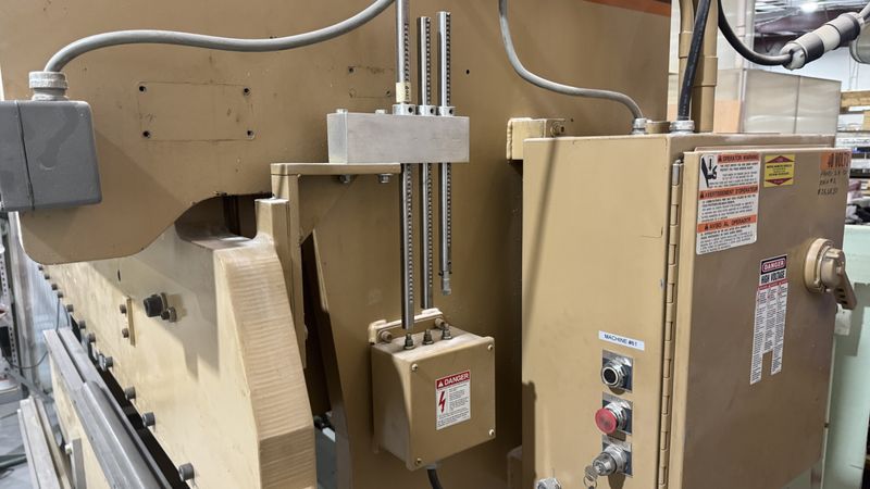 2001 Standard Industrial AB100-8 Hydraulic Press Brake (#5653)