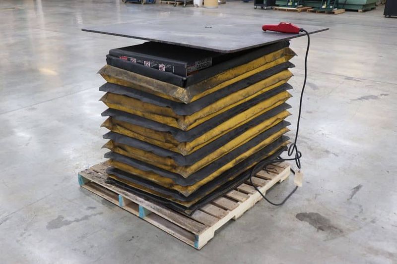 Autoquip  2500 lb. Capacity Hydraulic Lift Table