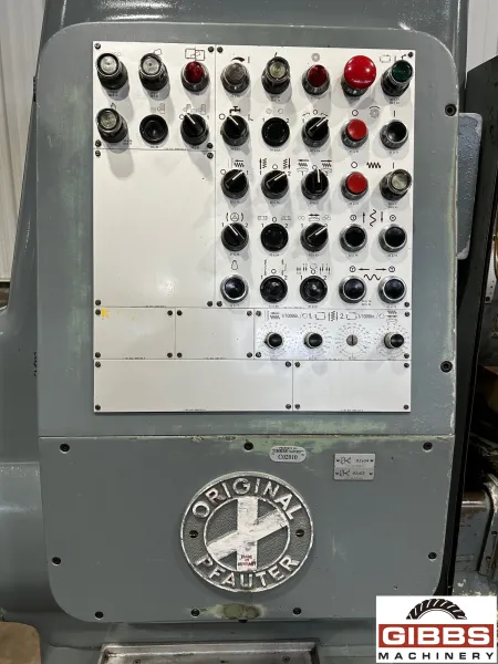 PFAUTER P-900 - Gear Hobber