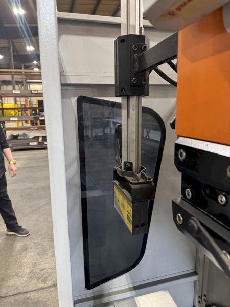 110 TON X 8'6" ERMAKSAN CNC HYDRAULIC PRESS BRAKE: STOCK #80654