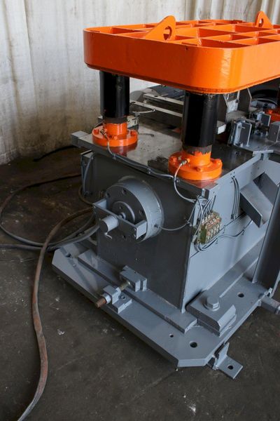 25 TON SAMCO 4 POST CUTOFF PRESS: STOCK #76398