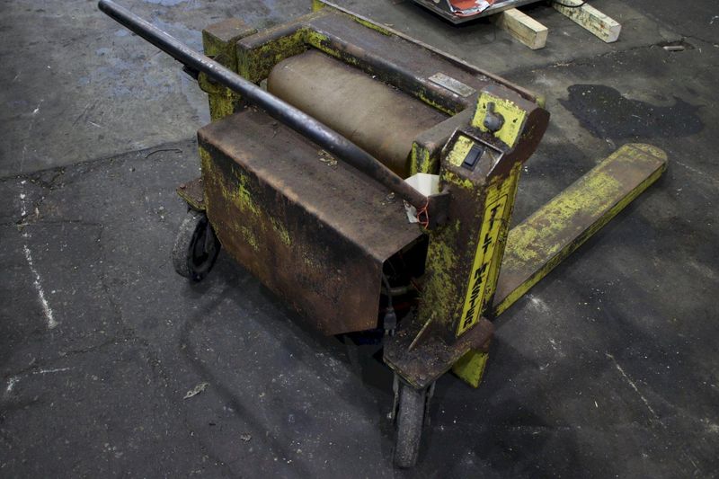 VESTIL SADDLE LIFT: STOCK #76189