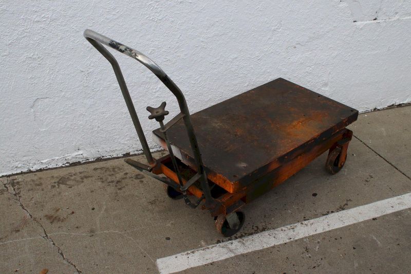 SCISSOR LIFT TABLE: STOCK #75734