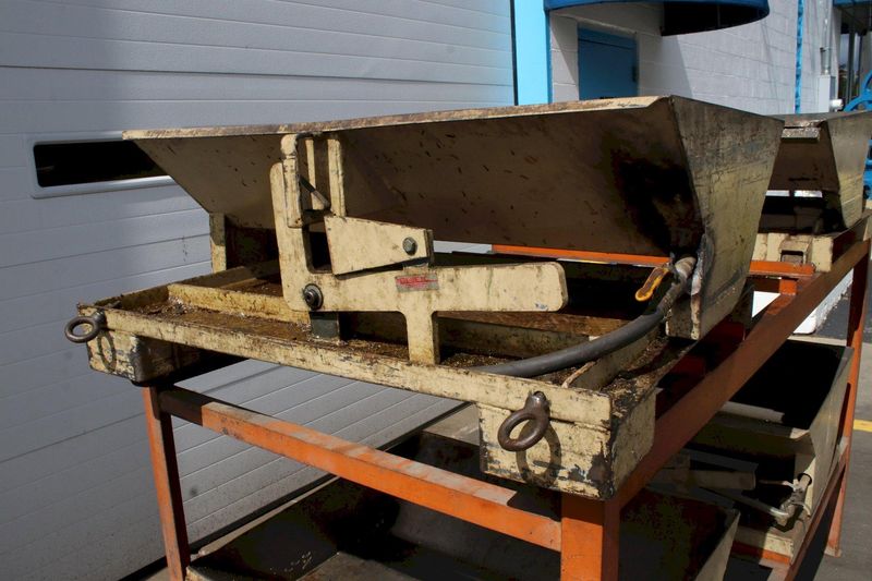 RACK WITH 4 DUMP HOPPERS: STOCK #75719