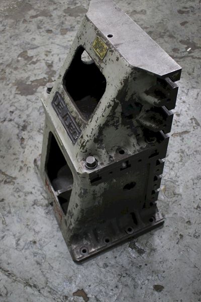 (1) SET OF 16" X 30" T SLOTTED DEVLIEG ANGLE PLATES: STOCK #74302